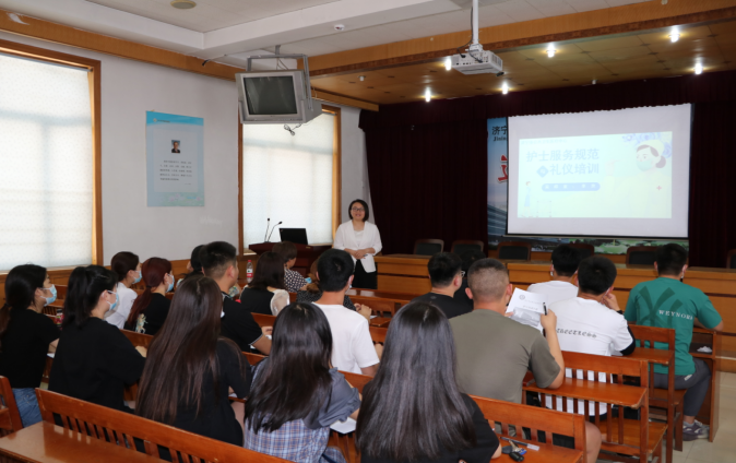 医院新入职护理人员完成岗前培训 医院新入职护理人员完成岗前培训