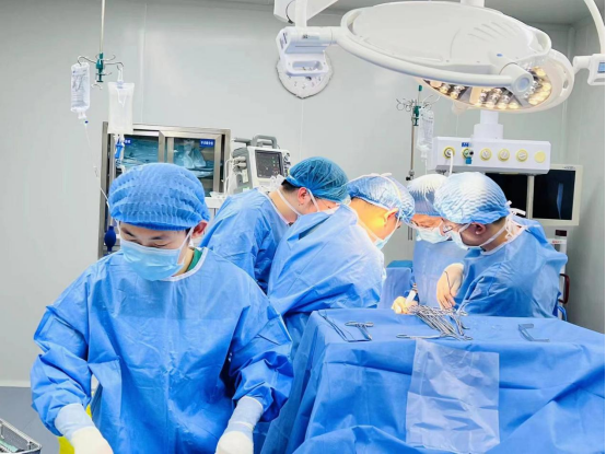 济宁市公共卫生医疗中心顺利完成一例高难度巨大脾脏切除术
