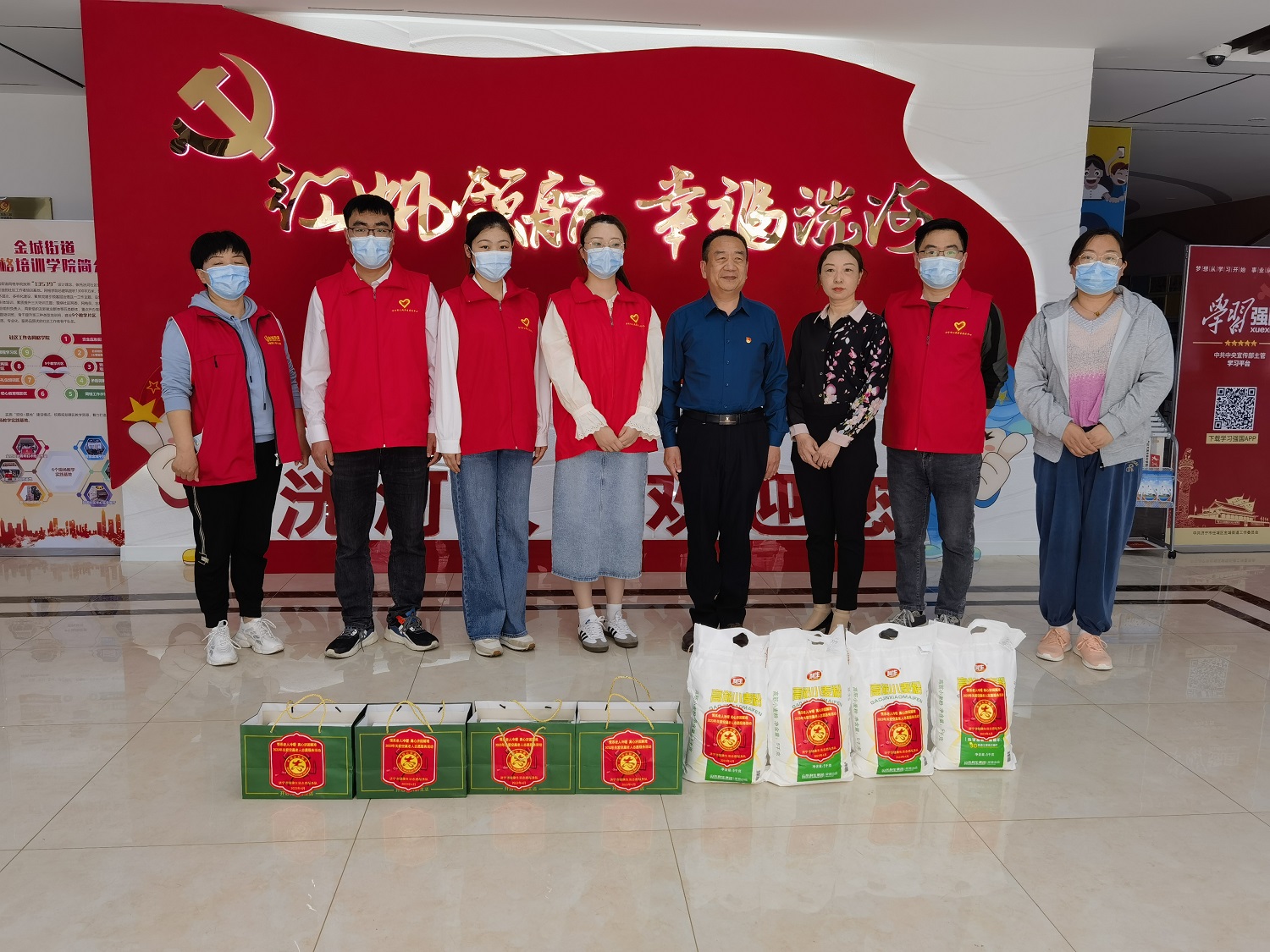 【志愿服务】济宁市公共卫生医疗中心开展“情系老人冷暖 真心济困解难