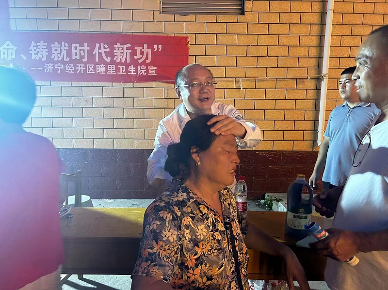 【庆祝医师节】济宁市公共卫生医疗中心联合疃里镇卫生院走进社区开展健康夜市送诊活动