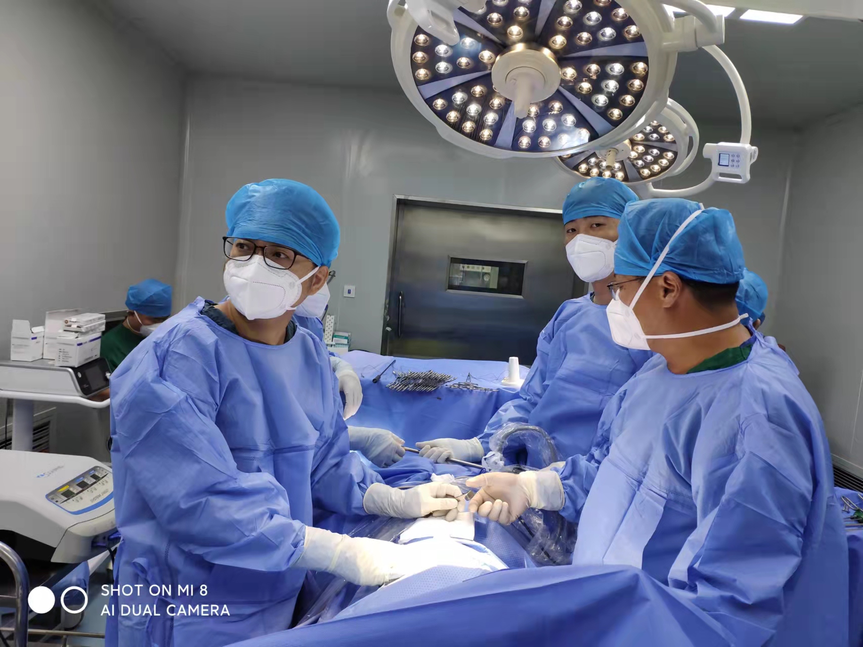 济宁市公共卫生医疗中心成功开展首例小切口胸腔镜下肺大泡切除术+胸膜固定术 济宁市公共卫生医疗中心成功开展首例小切口胸腔镜下肺大泡切除术+胸膜固定术